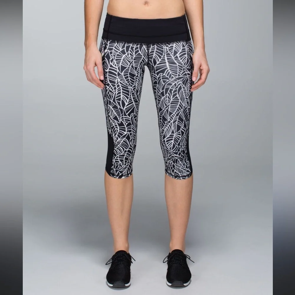 lululemon athletica Run A Marathon Palm Print Crop Leggings EUC 6